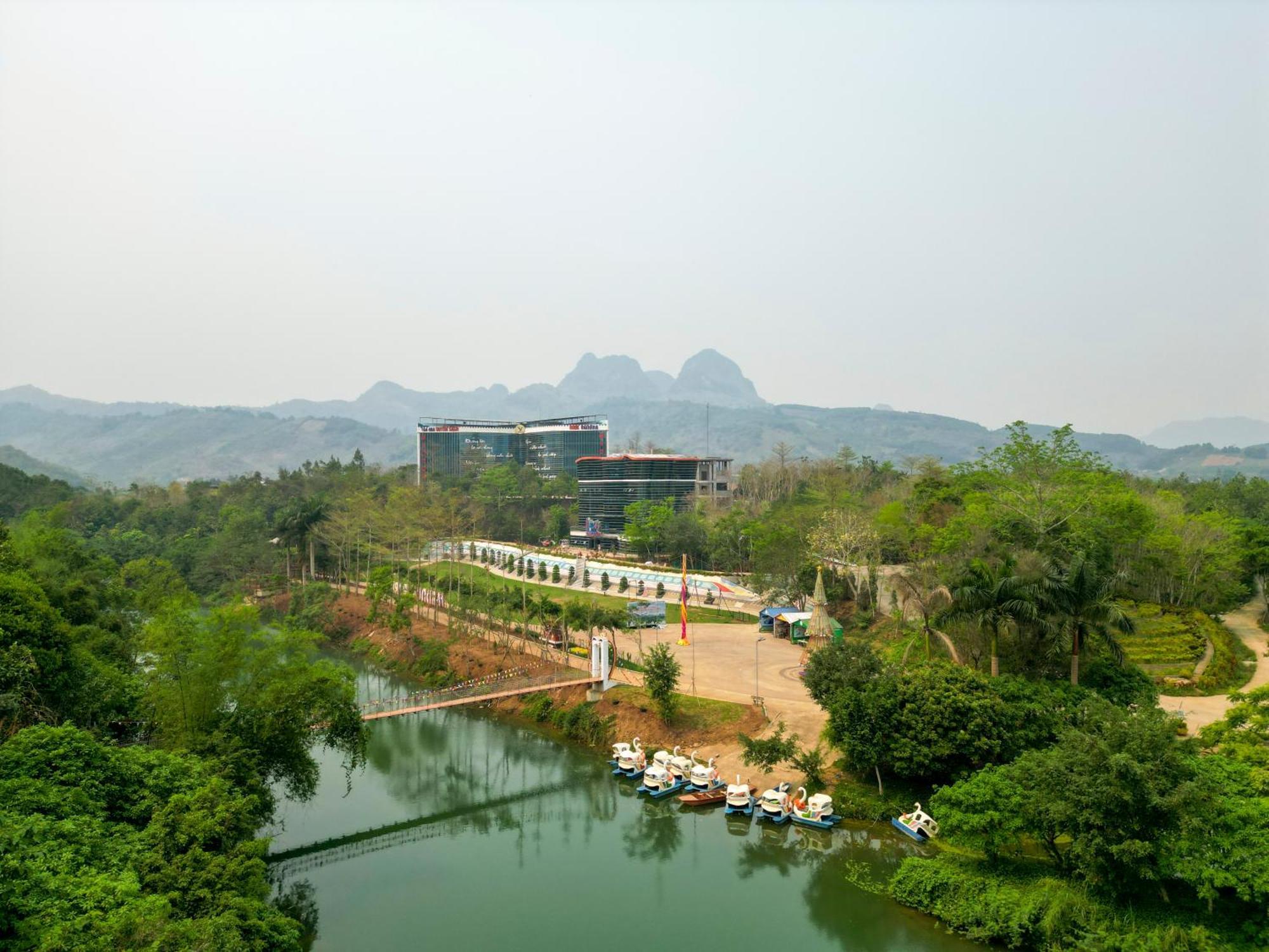 Отель Meddom Park Cao Phong Экстерьер фото